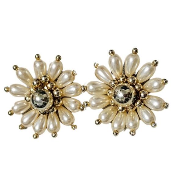 1960s Faux Pearl Cluster Huge Flower Clip-On Earrings with Gold Metal Details - Picture 2 of 4